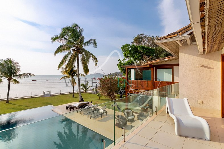 Oceanfront mansion in Búzios for vacation