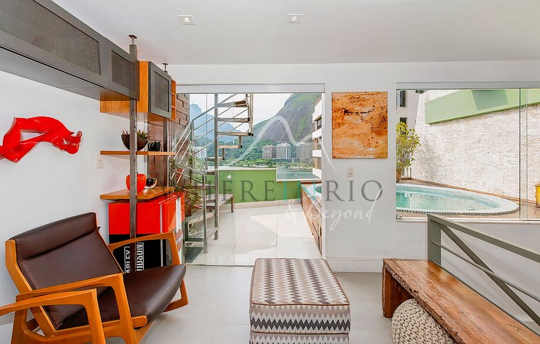 Penthouse triplex with view over Lagoa in Ipanema