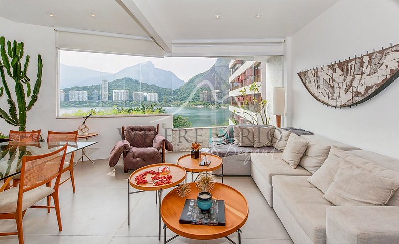 Penthouse triplex with view over Lagoa in Ipanema