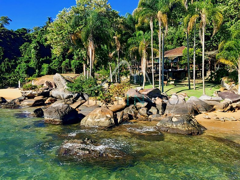 Propriété d'exception sur l'île de Gipoia à Angra dos Reis