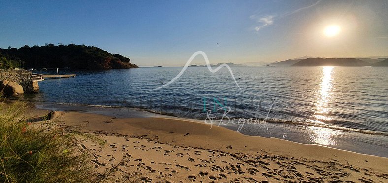 Villa d'exception avec piscine et plage privée à Angra dos R