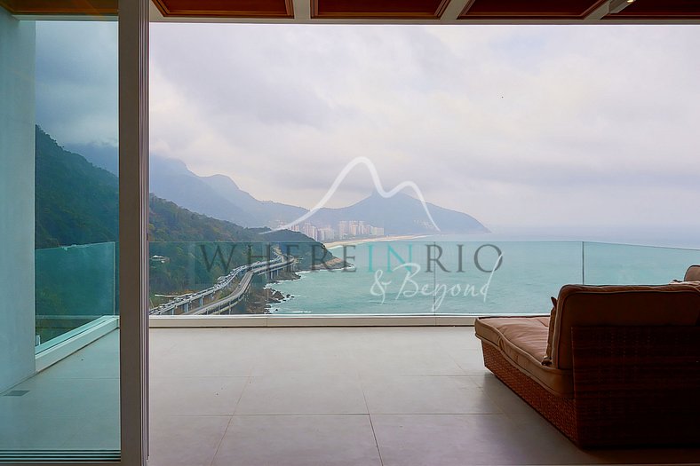 Villa with fantastic view of the Morro dois Irmãos